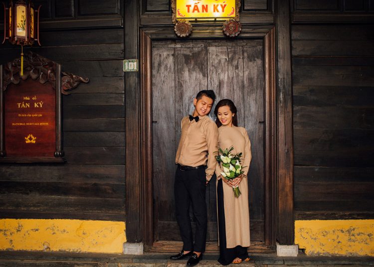 Chụp ảnh cưới tại nhà cổ Tân Kỳ