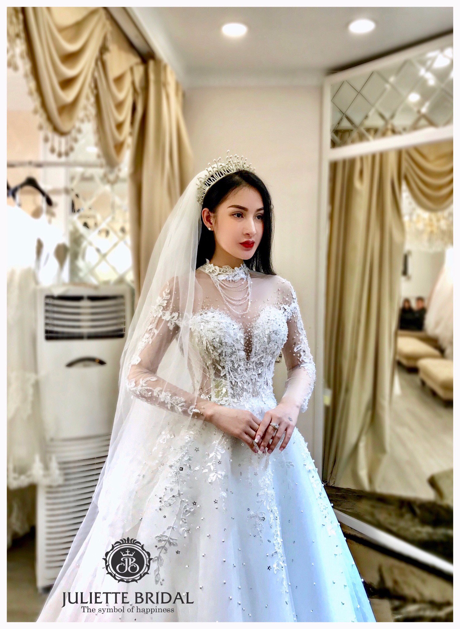 Mẫu váy cưới chiết eo hot nhất 2018