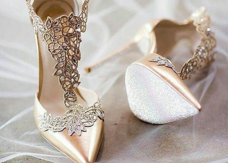 Chọn đôi giày cao gót phù hợp giúp cô dâu tự tin sải bước trong ngày cưới