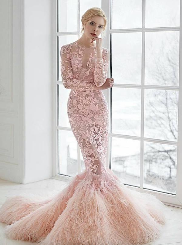 Váy cưới đuôi cá màu hồng đẹp ngây ngất