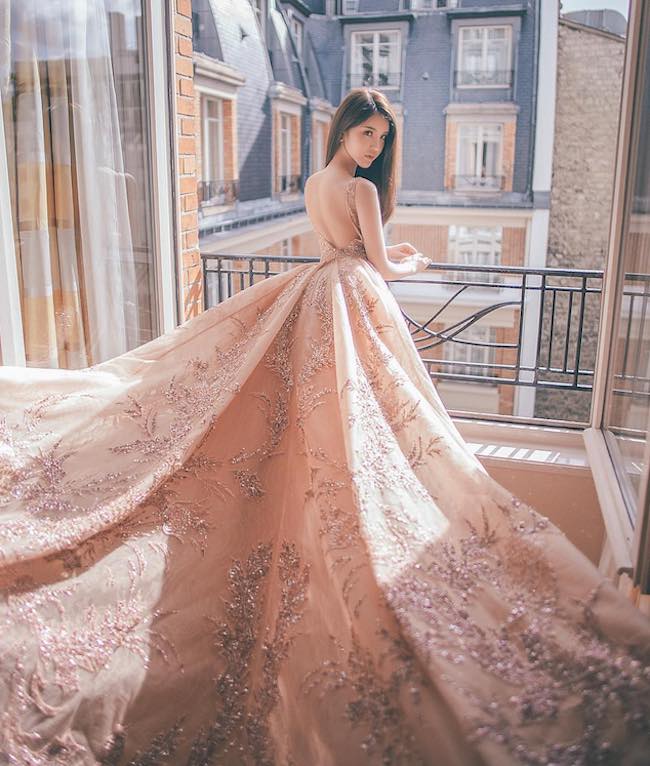 9 mẫu váy cưới màu hồng lãng mạn tuyển tập cho nàng dâu