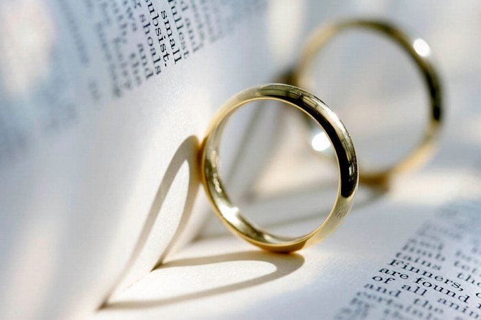 Nhẫn cưới vàng trơn sang trọng