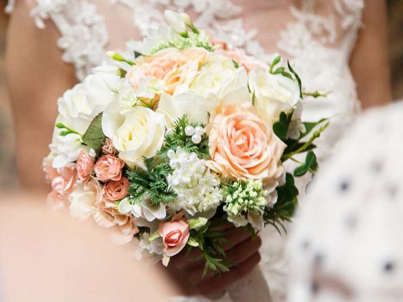 Hoa cưới cầm tay màu sắc nhẹ nhàng