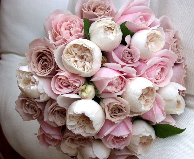 Hoa cưới giấy nhún màu pastel nhẹ nhàng